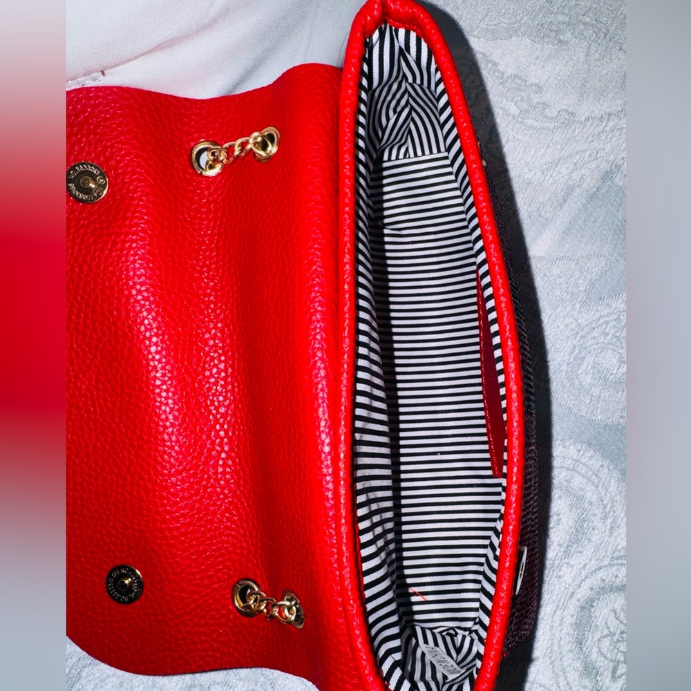 Red Beaded Shoulder Bag with Gold Chain - Picture 5 of 6